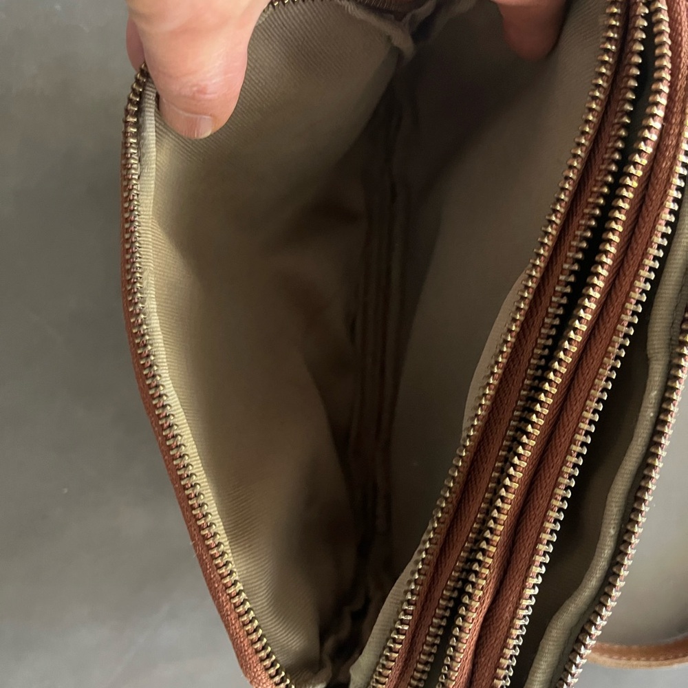 Brown cross body leather bag from The Netherlands - Picture 3 of 3